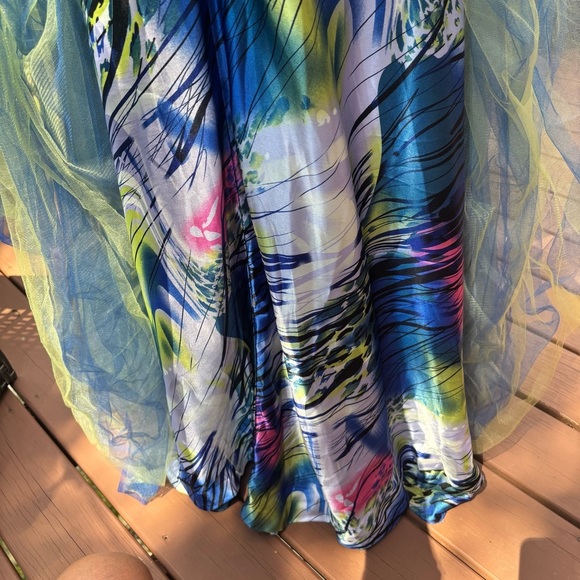 Vibrant Abstract Formal Dress | Vintage Y2K Beaded Cache Ballgown | Size 4 - Picture 12 of 17